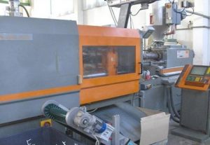 macchinari-stampaggio-materie-plastiche-135 tonn